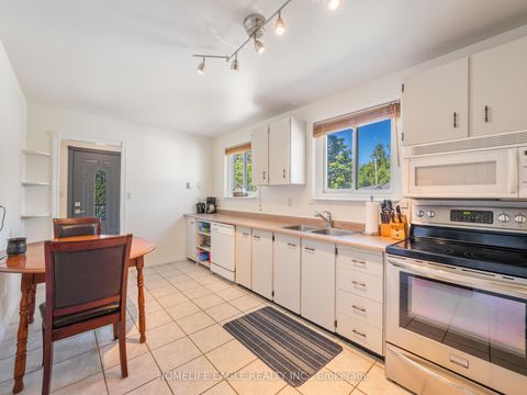Photo 5 at 751 Greenfield Crescent, Leslie Valley, Newmarket