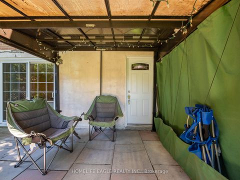 Photo 17 at 751 Greenfield Crescent, Leslie Valley, Newmarket