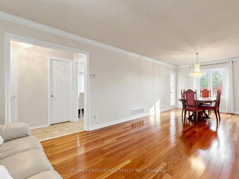 Photo 3 at 108 Anthony Lane, Glen Shields, Vaughan