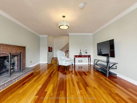 Photo 18 at 108 Anthony Lane, Glen Shields, Vaughan