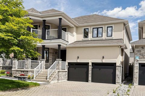 Photo 2 at 7 Philips Lake Court, Jefferson, Richmond Hill