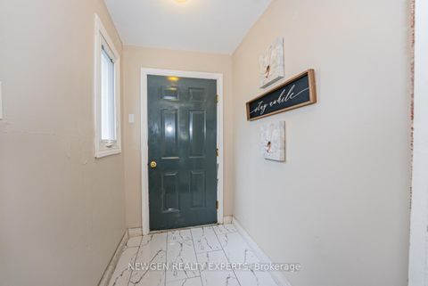 Photo 4 at 592A Danforth Road, Birchmount, Toronto