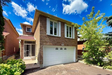Photo 2 at 90 Wade Gate, Brownridge, Vaughan