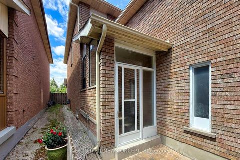 Photo 4 at 90 Wade Gate, Brownridge, Vaughan