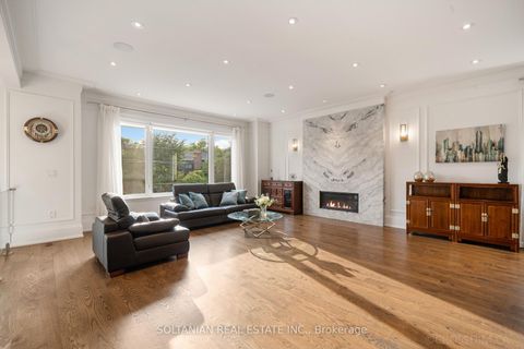 Photo 1 at 15 Calvin Avenue, Willowdale East, Toronto