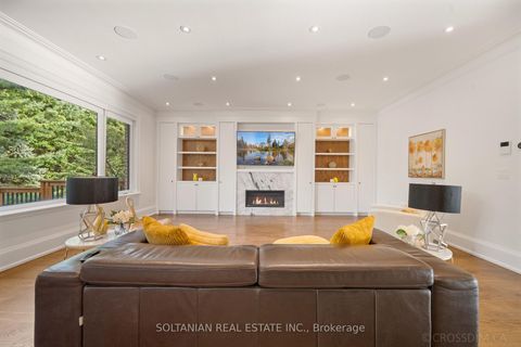 Photo 10 at 15 Calvin Avenue, Willowdale East, Toronto