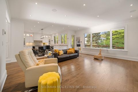Photo 11 at 15 Calvin Avenue, Willowdale East, Toronto