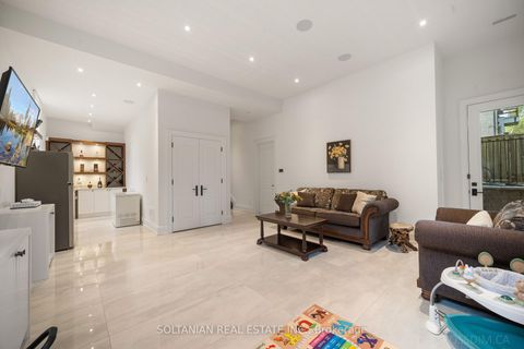 Photo 35 at 15 Calvin Avenue, Willowdale East, Toronto