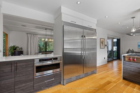 Photo 11 at 23 Lorraine Gardens, City Centre West, Toronto