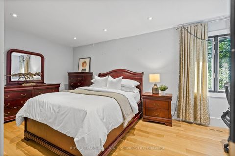 Photo 24 at 23 Lorraine Gardens, City Centre West, Toronto