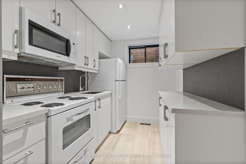 Photo 38 at 23 Lorraine Gardens, City Centre West, Toronto