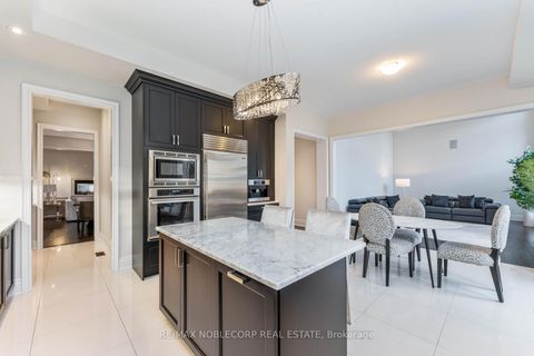 Photo 11 at 91 Woodgate Pines Drive, Kleinburg, Vaughan