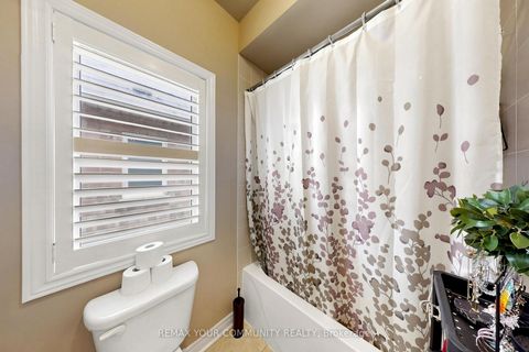 Photo 34 at 67 SAND VALLEY Street, Patterson, Vaughan