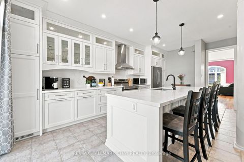 Photo 1 at 167 The Queensway, Shore, Barrie