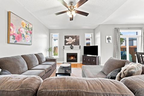Photo 4 at 167 The Queensway, Shore, Barrie