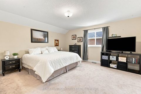 Photo 15 at 167 The Queensway, Shore, Barrie