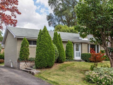 Photo 1 at 56 Ternhill Crescent, Don Mills, Toronto