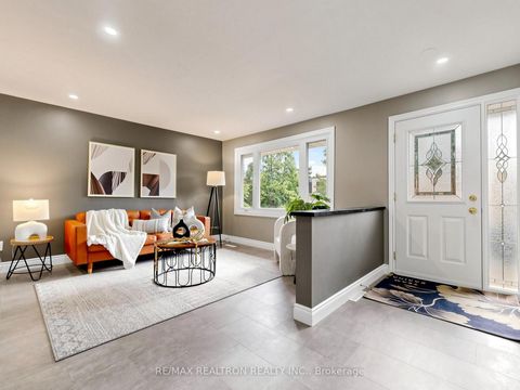 Photo 3 at 56 Ternhill Crescent, Don Mills, Toronto
