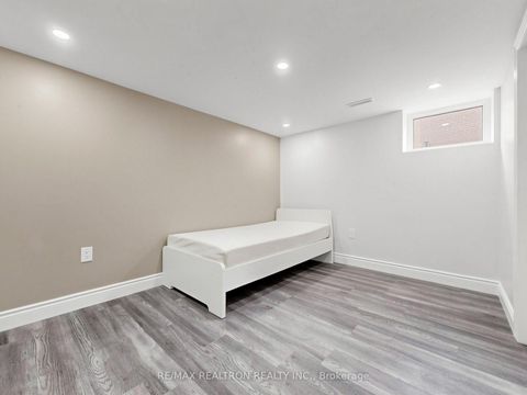 Photo 32 at 56 Ternhill Crescent, Don Mills, Toronto