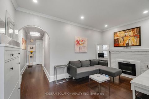 Photo 6 at 741 Milverton Boulevard, Lumsden, Toronto