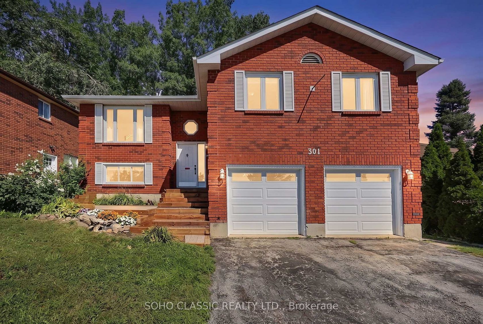301 Leacock Drive, Letitia Heights, Barrie photo number 2