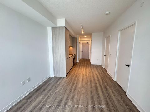 Photo 11 at 5510 - 8 Interchange Way, Vaughan Corporate Centre, Vaughan