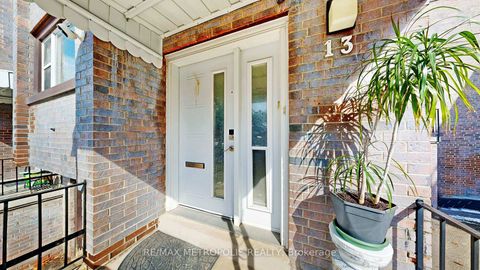 Photo 3 at 13 - 13 Candy Court Way, Newtonbrook West, Toronto