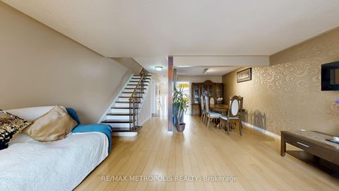 Photo 7 at 13 - 13 Candy Court Way, Newtonbrook West, Toronto