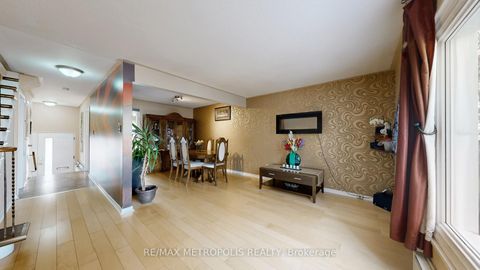 Photo 8 at 13 - 13 Candy Court Way, Newtonbrook West, Toronto