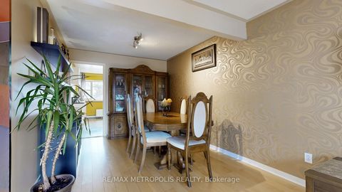 Photo 9 at 13 - 13 Candy Court Way, Newtonbrook West, Toronto