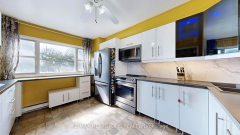 Photo 17 at 13 - 13 Candy Court Way, Newtonbrook West, Toronto