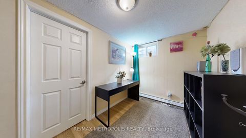 Photo 37 at 13 - 13 Candy Court Way, Newtonbrook West, Toronto
