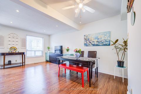 Photo 8 at 39 - 44 Chester Le Boulevard, L'Amoreaux, Toronto