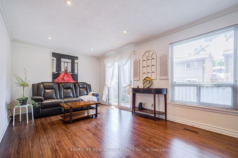 Photo 11 at 39 - 44 Chester Le Boulevard, L'Amoreaux, Toronto