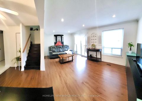 Photo 15 at 39 - 44 Chester Le Boulevard, L'Amoreaux, Toronto