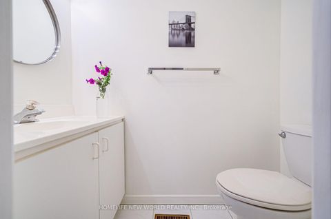 Photo 17 at 39 - 44 Chester Le Boulevard, L'Amoreaux, Toronto