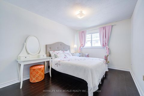 Photo 22 at 39 - 44 Chester Le Boulevard, L'Amoreaux, Toronto