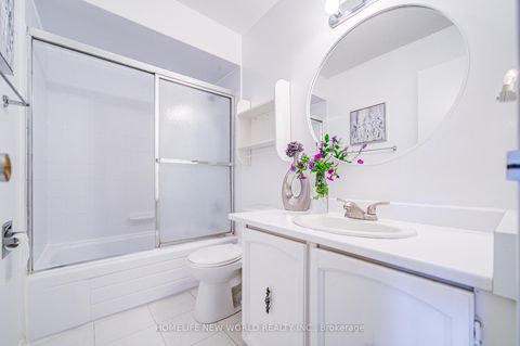 Photo 24 at 39 - 44 Chester Le Boulevard, L'Amoreaux, Toronto