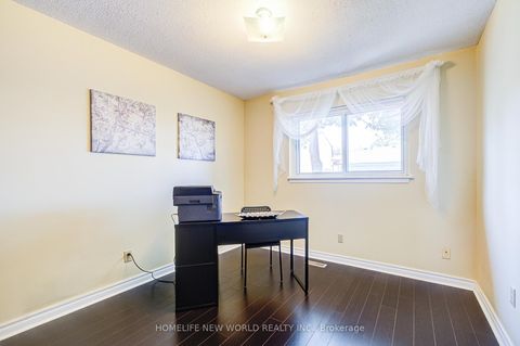 Photo 27 at 39 - 44 Chester Le Boulevard, L'Amoreaux, Toronto