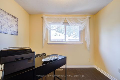 Photo 28 at 39 - 44 Chester Le Boulevard, L'Amoreaux, Toronto