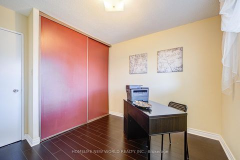 Photo 29 at 39 - 44 Chester Le Boulevard, L'Amoreaux, Toronto
