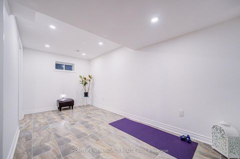 Photo 32 at 39 - 44 Chester Le Boulevard, L'Amoreaux, Toronto