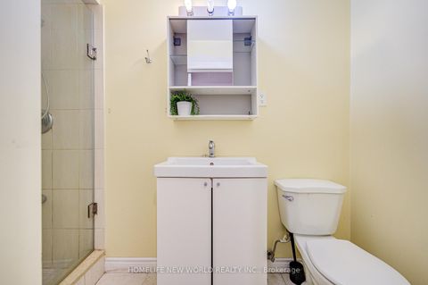 Photo 37 at 39 - 44 Chester Le Boulevard, L'Amoreaux, Toronto
