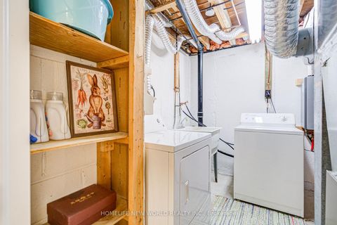Photo 39 at 39 - 44 Chester Le Boulevard, L'Amoreaux, Toronto