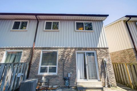 Photo 40 at 39 - 44 Chester Le Boulevard, L'Amoreaux, Toronto