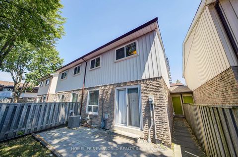 Photo 42 at 39 - 44 Chester Le Boulevard, L'Amoreaux, Toronto