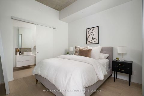 Photo 3 at 809 - 383 Sorauren Avenue, Roncesvalles, Toronto