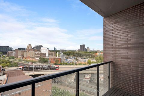 Photo 4 at 809 - 383 Sorauren Avenue, Roncesvalles, Toronto