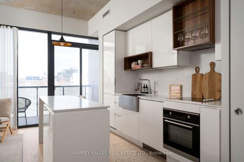 Photo 10 at 809 - 383 Sorauren Avenue, Roncesvalles, Toronto