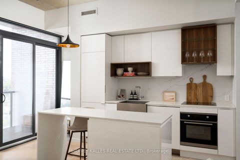 Photo 12 at 809 - 383 Sorauren Avenue, Roncesvalles, Toronto